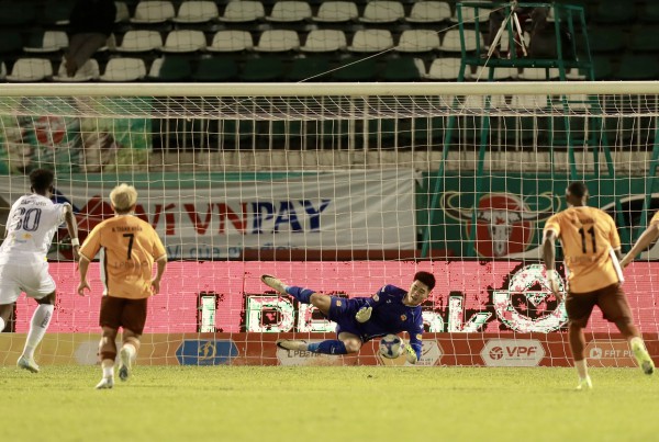 BXH V-League: CLB Hà Nội ‘thay tướng đổi vận’ leo lên tốp 3, HAGL thiệt đơn thiệt kép BXH V-League: CLB Hà Nội ‘thay tướng đổi vận’ leo lên tốp 3, HAGL thiệt đơn thiệt kép