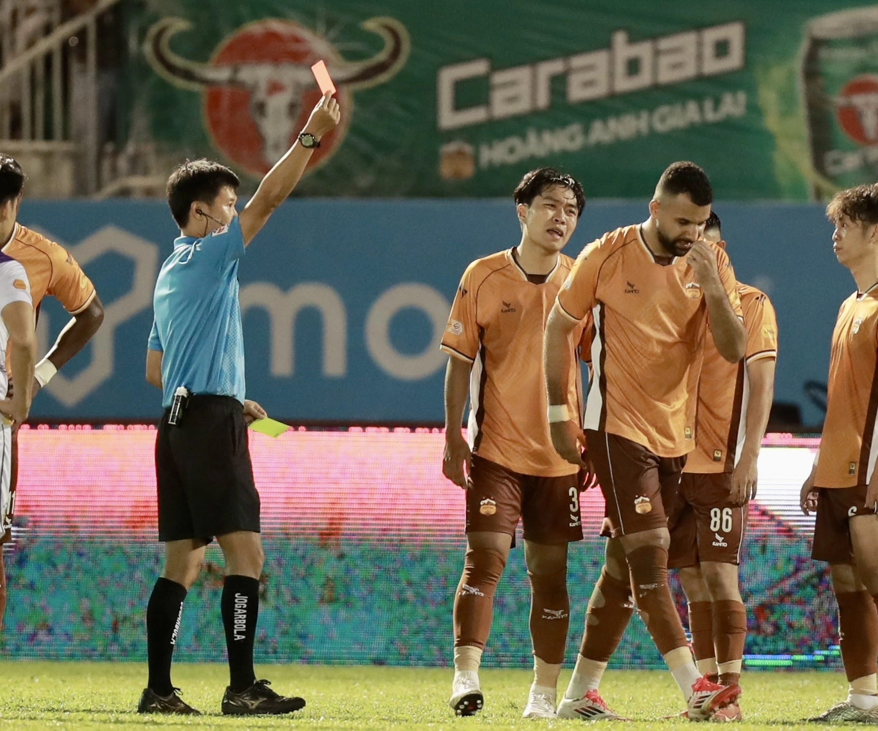 BXH V-League: CLB Hà Nội ‘thay tướng đổi vận’ leo lên tốp 3, HAGL thiệt đơn thiệt kép BXH V-League: CLB Hà Nội ‘thay tướng đổi vận’ leo lên tốp 3, HAGL thiệt đơn thiệt kép