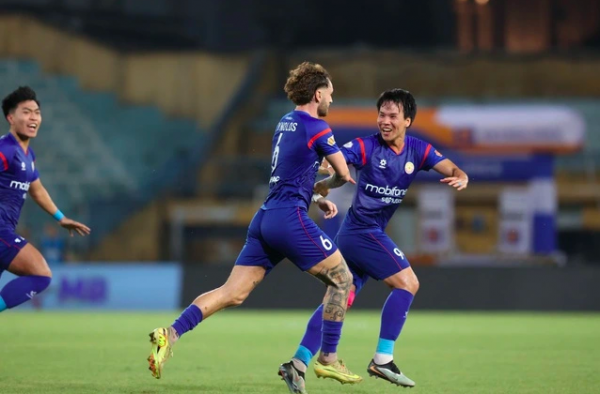 Ba đội cuối bảng cùng 21 điểm trước vòng chốt hạ V-League: Gay cấn đỉnh điểm! Ba đội cuối bảng cùng 21 điểm trước vòng chốt hạ V-League: Gay cấn đỉnh điểm!