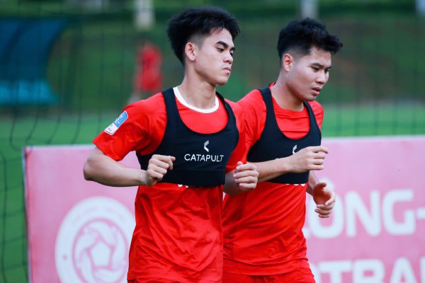 Bàn tay 'ma thuật' của HLV Popov sẽ giúp Thể Công Viettel có thêm ngọc quý Bàn tay 'ma thuật' của HLV Popov sẽ giúp Thể Công Viettel có thêm ngọc quý