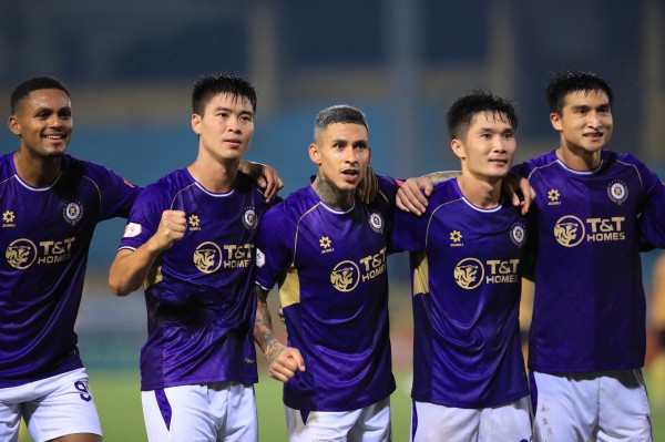 Bảng xếp hạng V-League: Thanh Hóa thua ngược Hà Nội đầy cay đắng, dễ bị HAGL đẩy xuống tận đáy Bảng xếp hạng V-League: Thanh Hóa thua ngược Hà Nội đầy cay đắng, dễ bị HAGL đẩy xuống tận đáy