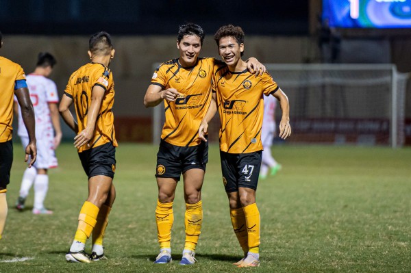 Bảng xếp hạng V-League mới nhất: Ninh Bình bị CLB CA TP.HCM bắt kịp, lò ‘xay’ HLV bắt đầu tăng tốc Bảng xếp hạng V-League mới nhất: Ninh Bình bị CLB CA TP.HCM bắt kịp, lò ‘xay’ HLV bắt đầu tăng tốc