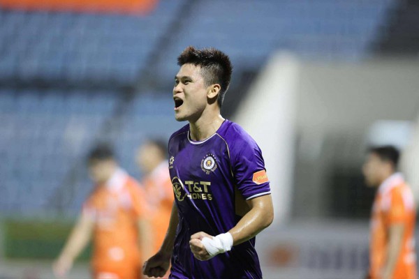 Bảng xếp hạng V-League mới nhất: Thắng dễ Đà Nẵng, CLB Hà Nội không còn chìm dưới đáy