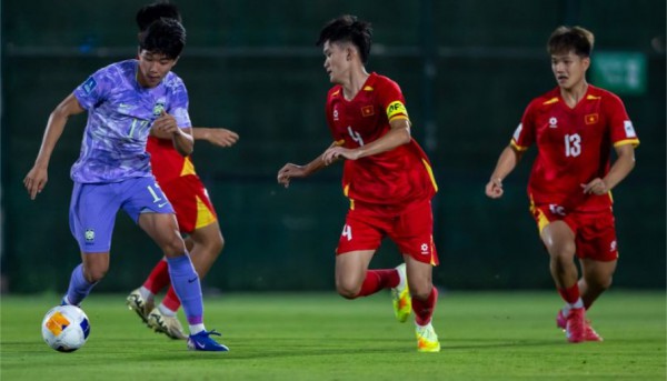 Báo Hàn Quốc hú vía: 'U.17 Việt Nam chơi đầy khó chịu, chúng ta đã thoát hiểm ngoạn mục'