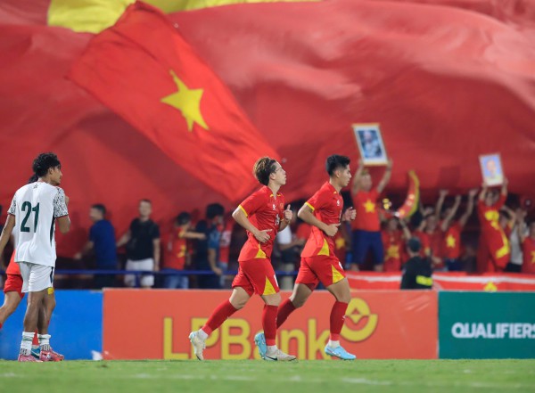 Báo chí Bangladesh ca ngợi U.23 Việt Nam tài năng, âu lo khi HLV bị ốm