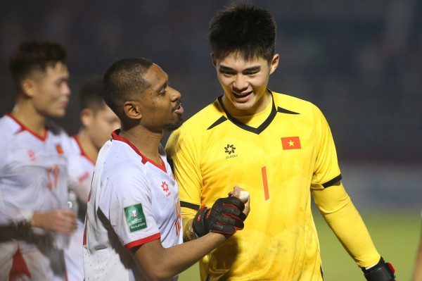 Bắt chính trận đội tuyển Việt Nam thắng Nepal, thủ môn 1,91 m giúp HAGL săn 3 điểm tại Lạch Tray? Bắt chính trận đội tuyển Việt Nam thắng Nepal, thủ môn 1,91 m giúp HAGL săn 3 điểm tại Lạch Tray?