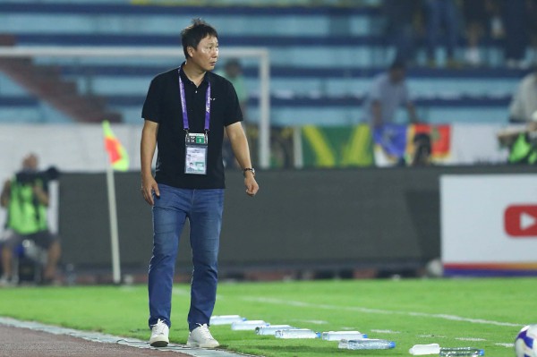 Bất ngờ vị trí ‘mỏng người’ nhất của đội tuyển Việt Nam, ông Kim tính toán bạc đầu Bất ngờ vị trí ‘mỏng người’ nhất của đội tuyển Việt Nam, ông Kim tính toán bạc đầu