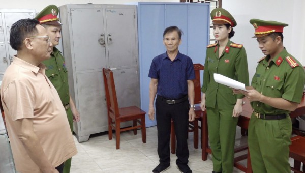 Bầu Đoan bị bắt khẩn cấp, gia đình nói gì về ‘số phận’ CLB Thanh Hóa? Bầu Đoan bị bắt khẩn cấp, gia đình nói gì về ‘số phận’ CLB Thanh Hóa?