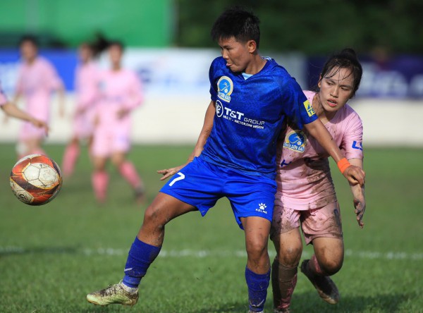 Bích Thùy giúp đội bóng cũ TP.HCM I lấy ngôi đầu từ Hà Nội Bích Thùy giúp đội bóng cũ TP.HCM I lấy ngôi đầu từ Hà Nội