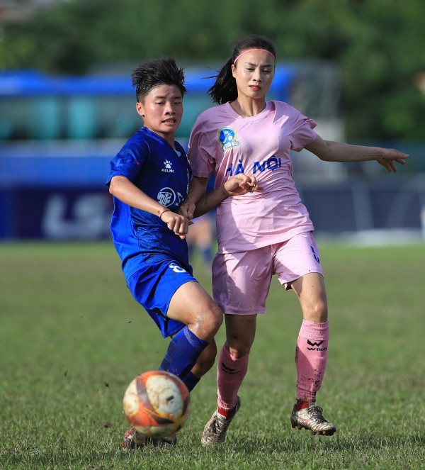 Bích Thùy giúp đội bóng cũ TP.HCM I lấy ngôi đầu từ Hà Nội Bích Thùy giúp đội bóng cũ TP.HCM I lấy ngôi đầu từ Hà Nội