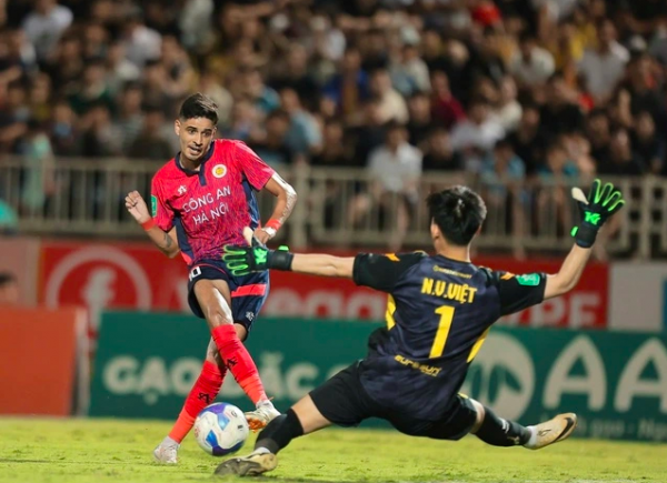 Bộ trưởng Lương Tam Quang thưởng đội CAHN 1 tỉ đồng, thầy trò HLV Polking vươn ra châu Á Bộ trưởng Lương Tam Quang thưởng đội CAHN 1 tỉ đồng, thầy trò HLV Polking vươn ra châu Á