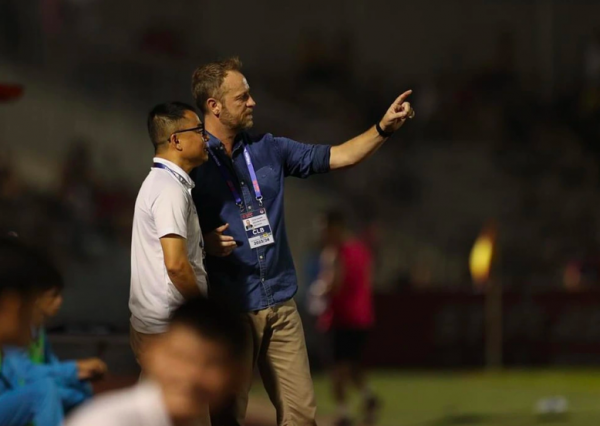 Bộ trưởng Lương Tam Quang thưởng đội CAHN 1 tỉ đồng, thầy trò HLV Polking vươn ra châu Á Bộ trưởng Lương Tam Quang thưởng đội CAHN 1 tỉ đồng, thầy trò HLV Polking vươn ra châu Á