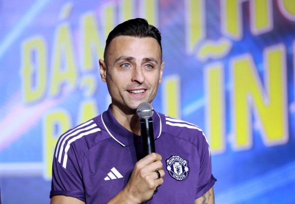 Bộ tứ huyền thoại M.U đối đầu nhau khi dẫn dắt 4 đội bóng đá đường phố Việt Nam