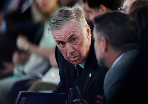 Bóng đá Brazil 'dậy sóng': HLV Ancelotti ưu tiên danh tiếng hơn phong độ? Bóng đá Brazil 'dậy sóng': HLV Ancelotti ưu tiên danh tiếng hơn phong độ?