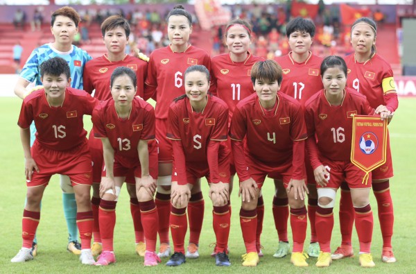 Bóng đá nữ SEA Games 32: ĐT Việt Nam vào bán kết