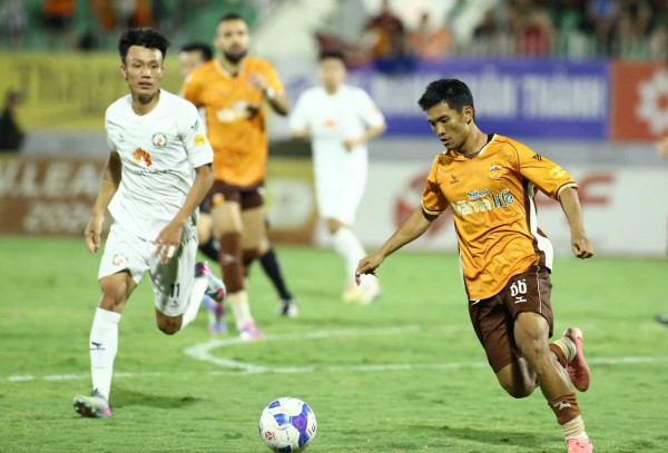 CLB Bình Định bất ngờ thắng HAGL: Nửa số đội V-League 'mất ăn mất ngủ' vì... CLB Bình Định bất ngờ thắng HAGL: Nửa số đội V-League 'mất ăn mất ngủ' vì...