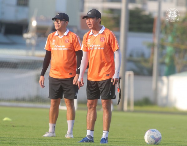 CLB CA TP.HCM và HLV Huỳnh Đức đã tăng tốc, sẵn sàng đua vô địch V-League CLB CA TP.HCM và HLV Huỳnh Đức đã tăng tốc, sẵn sàng đua vô địch V-League