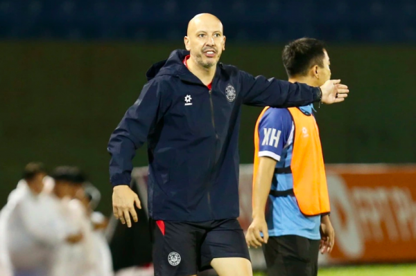 CLB CAHN bất ngờ chia tay trợ lý ‘ồn ào’ nhất V-League Luis Viegas CLB CAHN bất ngờ chia tay trợ lý ‘ồn ào’ nhất V-League Luis Viegas