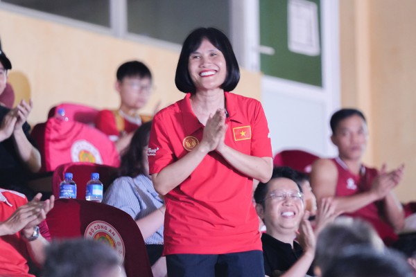 CLB CAHN có bước đi quan trọng, Quang Hải cùng Nguyễn Filip rạng rỡ có mặt CLB CAHN có bước đi quan trọng, Quang Hải cùng Nguyễn Filip rạng rỡ có mặt
