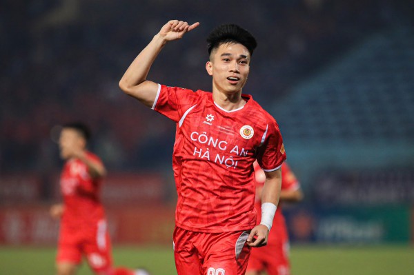 CLB CAHN thua cực đau Thể Công Viettel, thành cựu vương Cúp quốc gia: VAR, thẻ đỏ, điên rồ! CLB CAHN thua cực đau Thể Công Viettel, thành cựu vương Cúp quốc gia: VAR, thẻ đỏ, điên rồ!