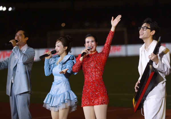 CLB Công an TP.HCM thắng trận đầu V-League: Lâu rồi sân Thống Nhất mới vui đến thế!