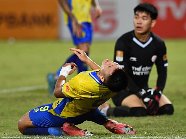 CLB Hà Nội: Sa thải thầy Nhật, rồi sao nữa?