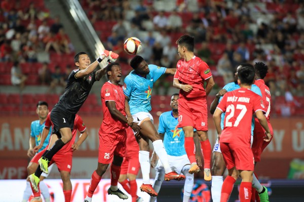 CLB Hải Phòng thắng Hà Tĩnh, cuộc chiến trụ hạng V-League căng hơn cả đua vô địch