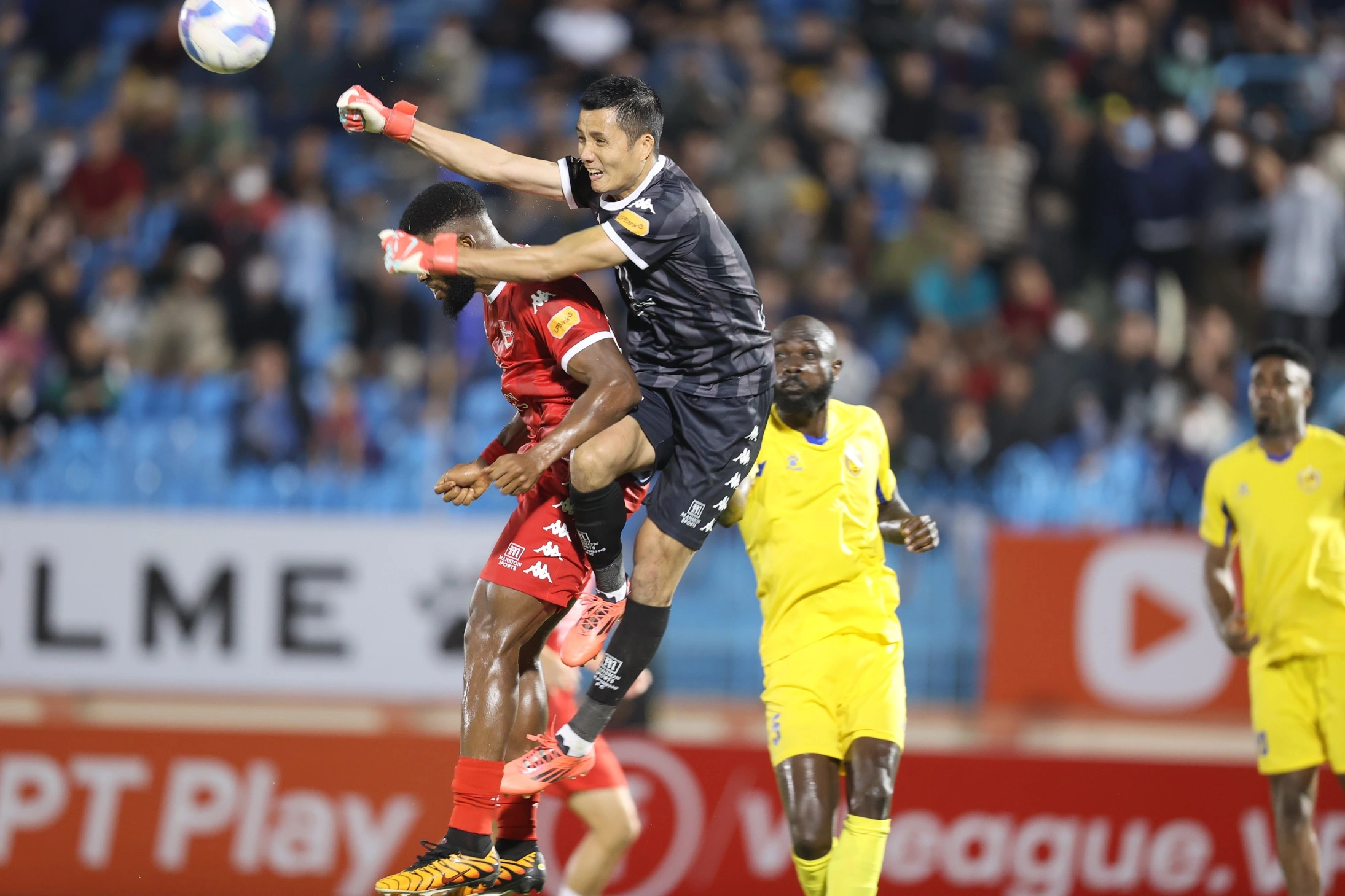 CLB Hải Phòng và Đình Triệu bùng nổ, HAGL sắp phải đua trụ hạng CLB Hải Phòng và Đình Triệu bùng nổ, HAGL sắp phải đua trụ hạng