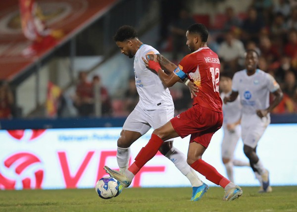 CLB Nam Định bất ngờ trở lại đầy ấn tượng CLB Nam Định bất ngờ trở lại đầy ấn tượng