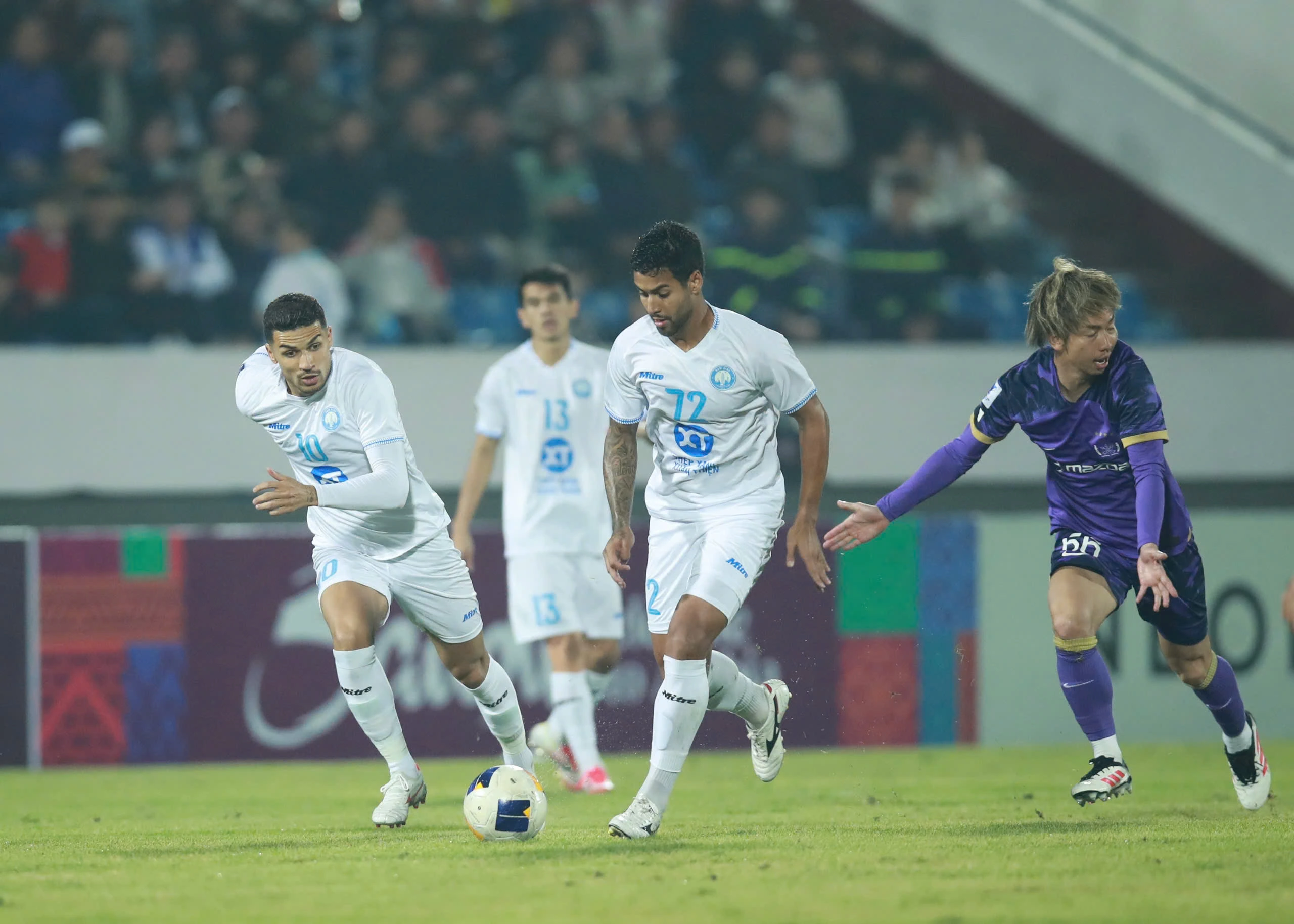 CLB Nam Định tung tận 8 'Tây', vẫn không thể gây bất ngờ khi Hiroshima rất hay CLB Nam Định tung tận 8 'Tây', vẫn không thể gây bất ngờ khi Hiroshima rất hay