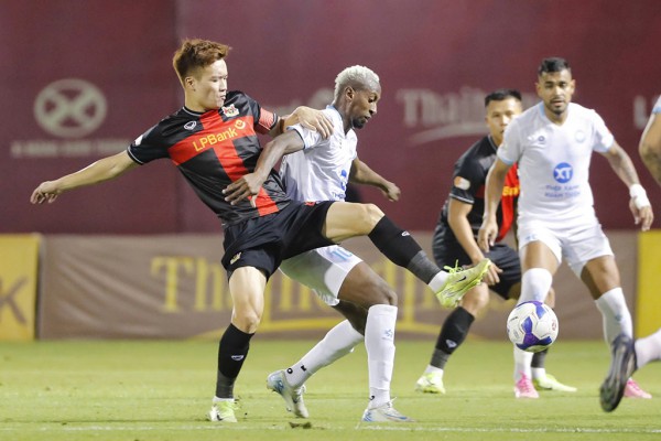 CLB Ninh Bình bất ngờ bay cao ở V-League CLB Ninh Bình bất ngờ bay cao ở V-League