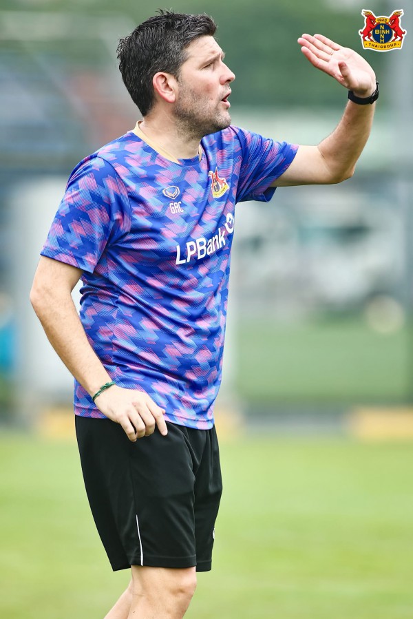 CLB Ninh Bình đoạt cú đúp giải thưởng xuất sắc V-League: HLV Tây Ban Nha không còn bị hoài nghi CLB Ninh Bình đoạt cú đúp giải thưởng xuất sắc V-League: HLV Tây Ban Nha không còn bị hoài nghi