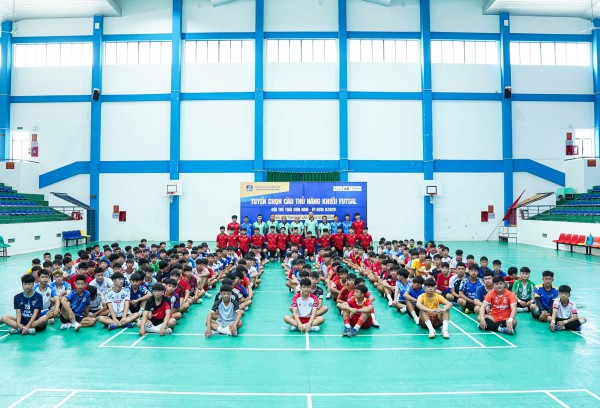 CLB Thái Sơn Nam: HLV Tây Ban Nha 'tìm vàng' từ hơn 2.600 thí sinh nam, nữ