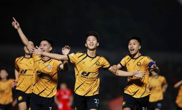 CLB Thanh Hóa 'kiệt sức' vẫn thắng CLB Công an TP.HCM: Chuyện 2 chiếc áo của thủ môn Xuân Hoàng