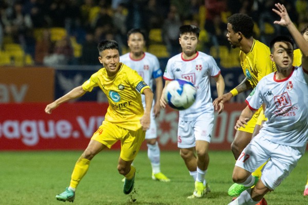 CLB Thanh Hóa thua đau Hải Phòng: Thành cựu vương Cúp quốc gia, chìm sâu vào 'khủng hoảng' CLB Thanh Hóa thua đau Hải Phòng: Thành cựu vương Cúp quốc gia, chìm sâu vào 'khủng hoảng'