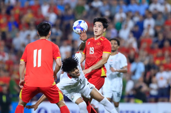 ‘Cánh chim lạ’ Nguyễn Vadim khoác áo U.23 Việt Nam, thầy Kim không dẫn dắt trận gặp Qatar: Tại sao? ‘Cánh chim lạ’ Nguyễn Vadim khoác áo U.23 Việt Nam, thầy Kim không dẫn dắt trận gặp Qatar: Tại sao?