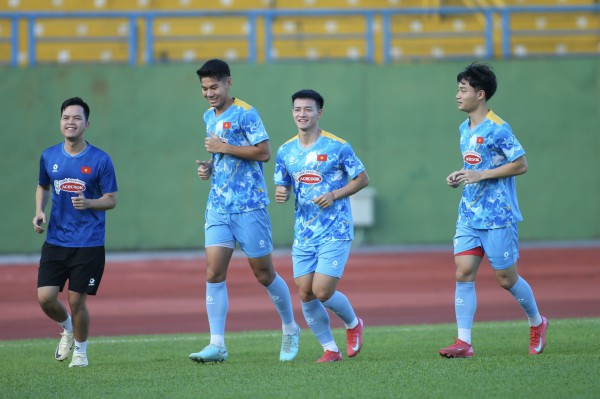 Cánh trái cực mạnh của đội tuyển Việt Nam: Toàn hảo thủ, thầy Kim tha hồ chọn Cánh trái cực mạnh của đội tuyển Việt Nam: Toàn hảo thủ, thầy Kim tha hồ chọn