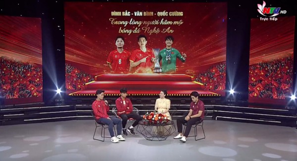 Cao Văn Bình thích bạn gái ‘cute’ một chút, Đình Bắc lần đầu kể lại pha ‘thanh minh’ với trọng tài