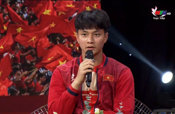 Cao Văn Bình thích bạn gái ‘cute’ một chút, Đình Bắc lần đầu kể lại pha ‘thanh minh’ với trọng tài