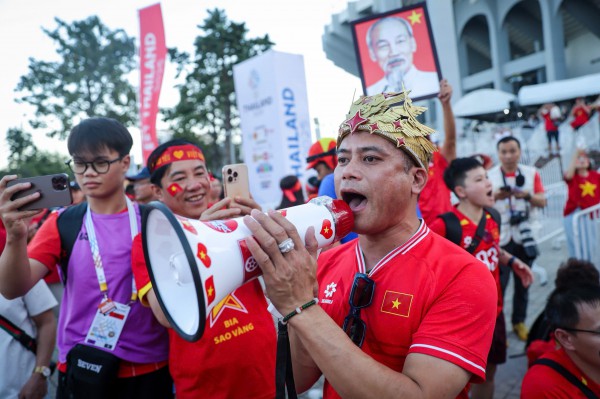 CĐV đặc biệt của U.23 Việt Nam: 'Mong trọng tài công tâm, đội tuyển nữ đã chịu thiệt rồi'