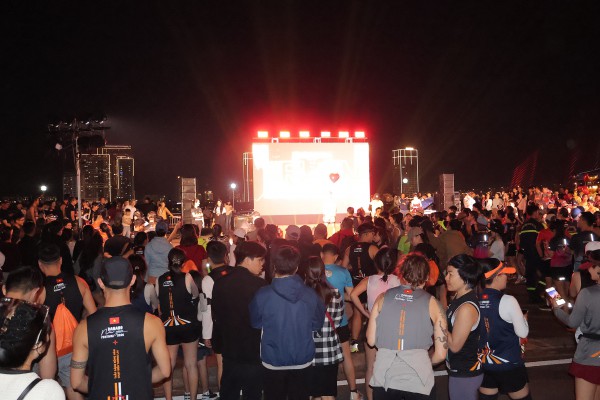 Chạy bộ xuyên giao thừa đánh dấu lần đầu tiên có giải chạy đêm quy mô lớn Chạy bộ xuyên giao thừa đánh dấu lần đầu tiên có giải chạy đêm quy mô lớn