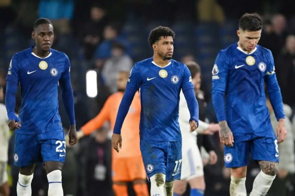 Chelsea lún sâu vào khủng hoảng