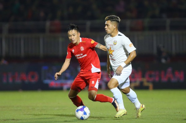 Chơi thiếu người, CLB Công an TP.HCM bị Hà Tĩnh chia điểm trong hồi hộp Chơi thiếu người, CLB Công an TP.HCM bị Hà Tĩnh chia điểm trong hồi hộp