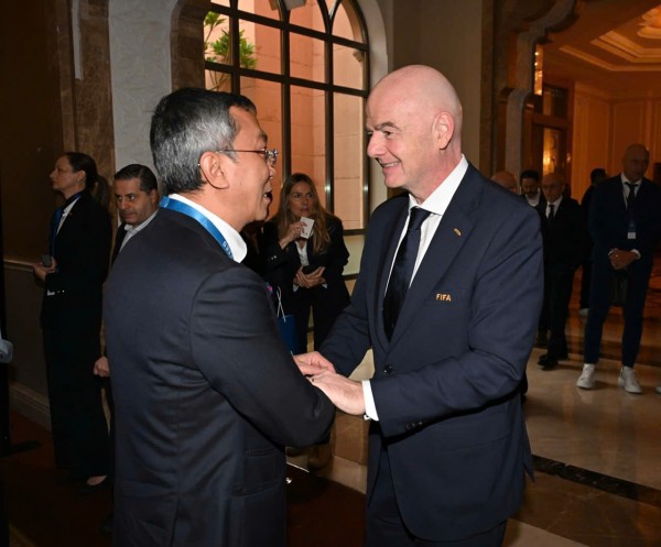 Chủ tịch FIFA và Chủ tịch VFF trao đổi về phát triển bóng đá Việt Nam Chủ tịch FIFA và Chủ tịch VFF trao đổi về phát triển bóng đá Việt Nam