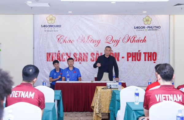 Chủ tịch VFF Trần Quốc Tuấn chúc mừng Xuân Son, muốn đội tuyển Việt Nam làm được điều đặc biệt Chủ tịch VFF Trần Quốc Tuấn chúc mừng Xuân Son, muốn đội tuyển Việt Nam làm được điều đặc biệt