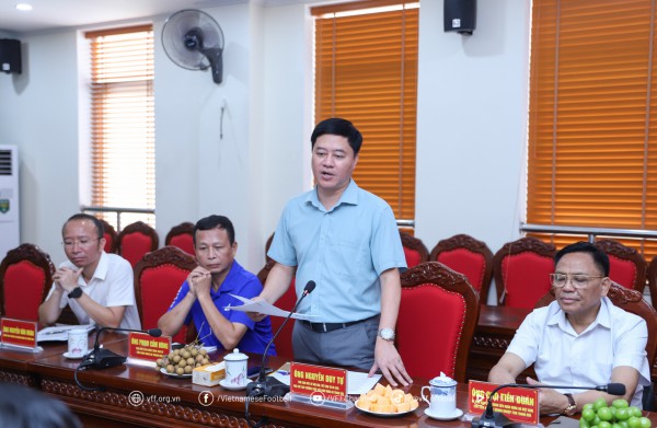 Chủ tịch VFF thăm LĐBĐ Thanh Hóa, mong có thêm tài năng cho đội tuyển quốc gia Chủ tịch VFF thăm LĐBĐ Thanh Hóa, mong có thêm tài năng cho đội tuyển quốc gia