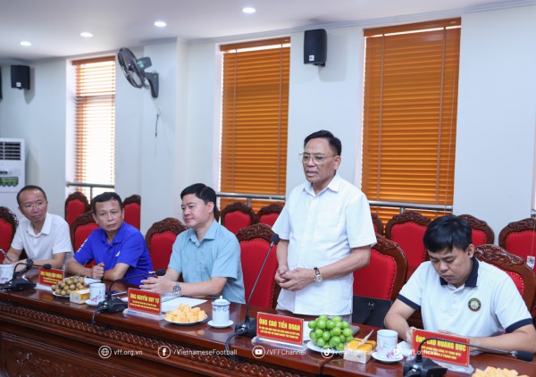 Chủ tịch VFF thăm LĐBĐ Thanh Hóa, mong có thêm tài năng cho đội tuyển quốc gia Chủ tịch VFF thăm LĐBĐ Thanh Hóa, mong có thêm tài năng cho đội tuyển quốc gia