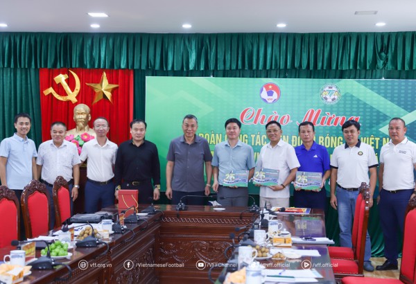 Chủ tịch VFF thăm LĐBĐ Thanh Hóa, mong có thêm tài năng cho đội tuyển quốc gia Chủ tịch VFF thăm LĐBĐ Thanh Hóa, mong có thêm tài năng cho đội tuyển quốc gia