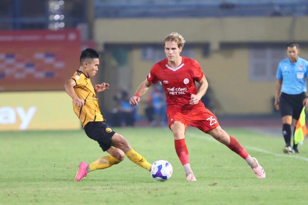 Chung kết ngược nóng bỏng