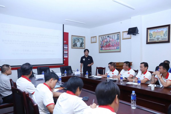 Chuyên gia Nhật Bản: 'Bóng đá Việt Nam rất có tiềm năng phát triển' Chuyên gia Nhật Bản: 'Bóng đá Việt Nam rất có tiềm năng phát triển'